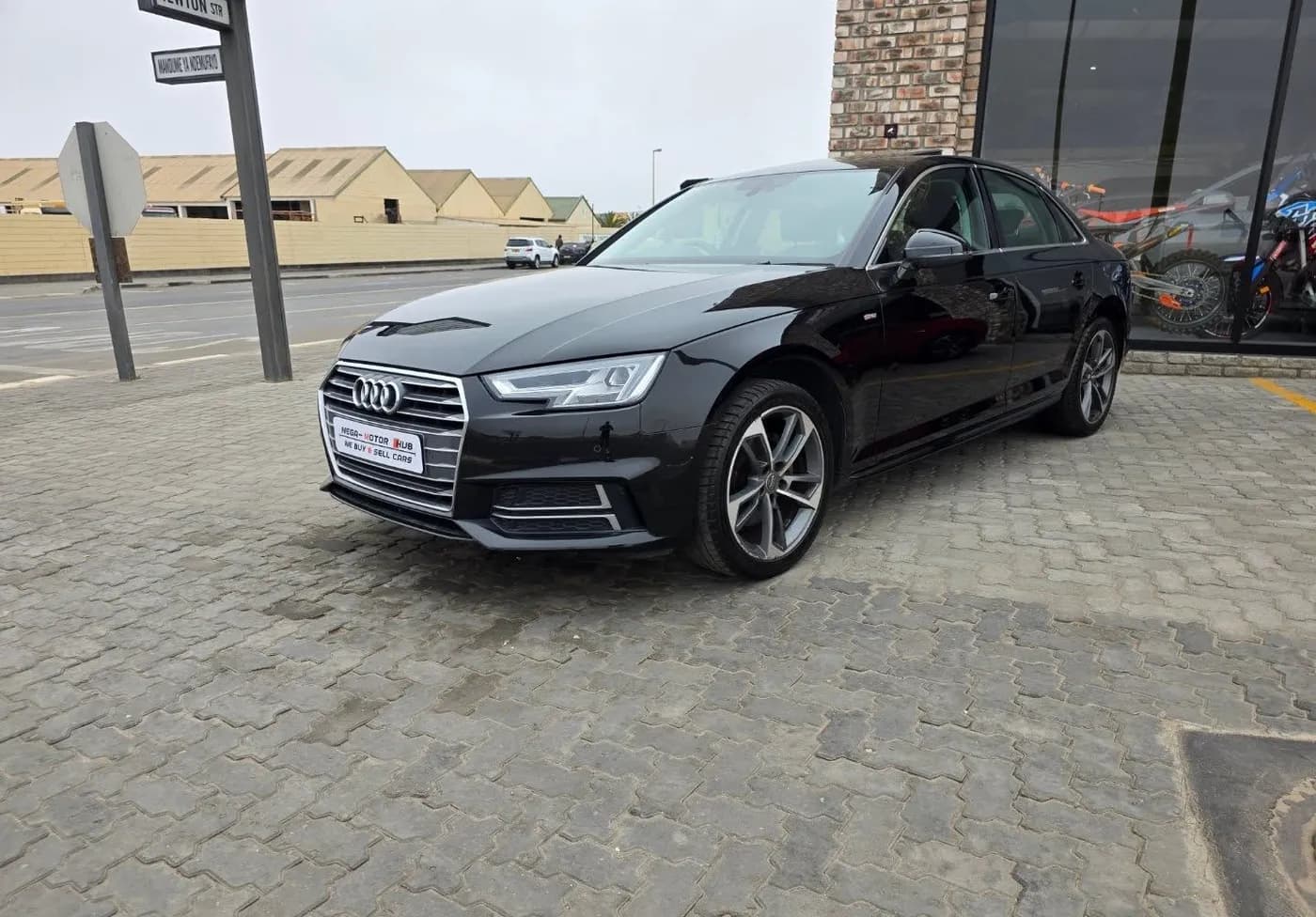 Audi A4 30 TFSI S-LINE A/T